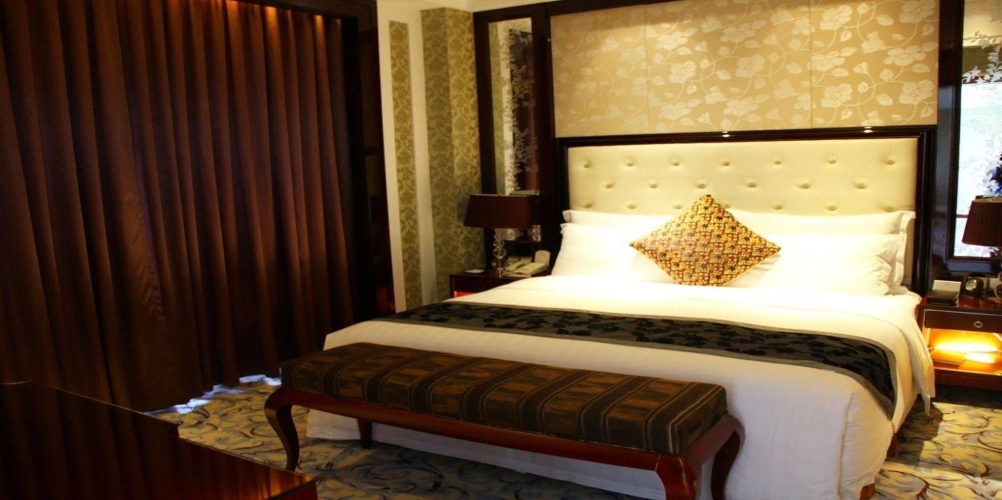 Wyndham Grand Plaza Royale Palace Thành Đô Ngoại thất bức ảnh